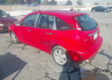 2002 Ford Focus Zx5 из США, поврежденный, VIN 3FAFP37352R139721